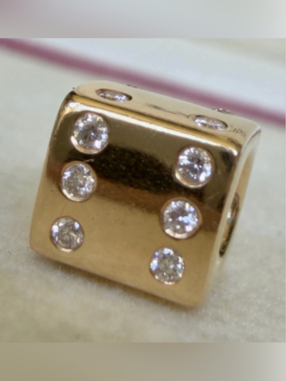 Pandora 14k Gold Diamond Dice
Charm Las Vegas Exclusive
750469D